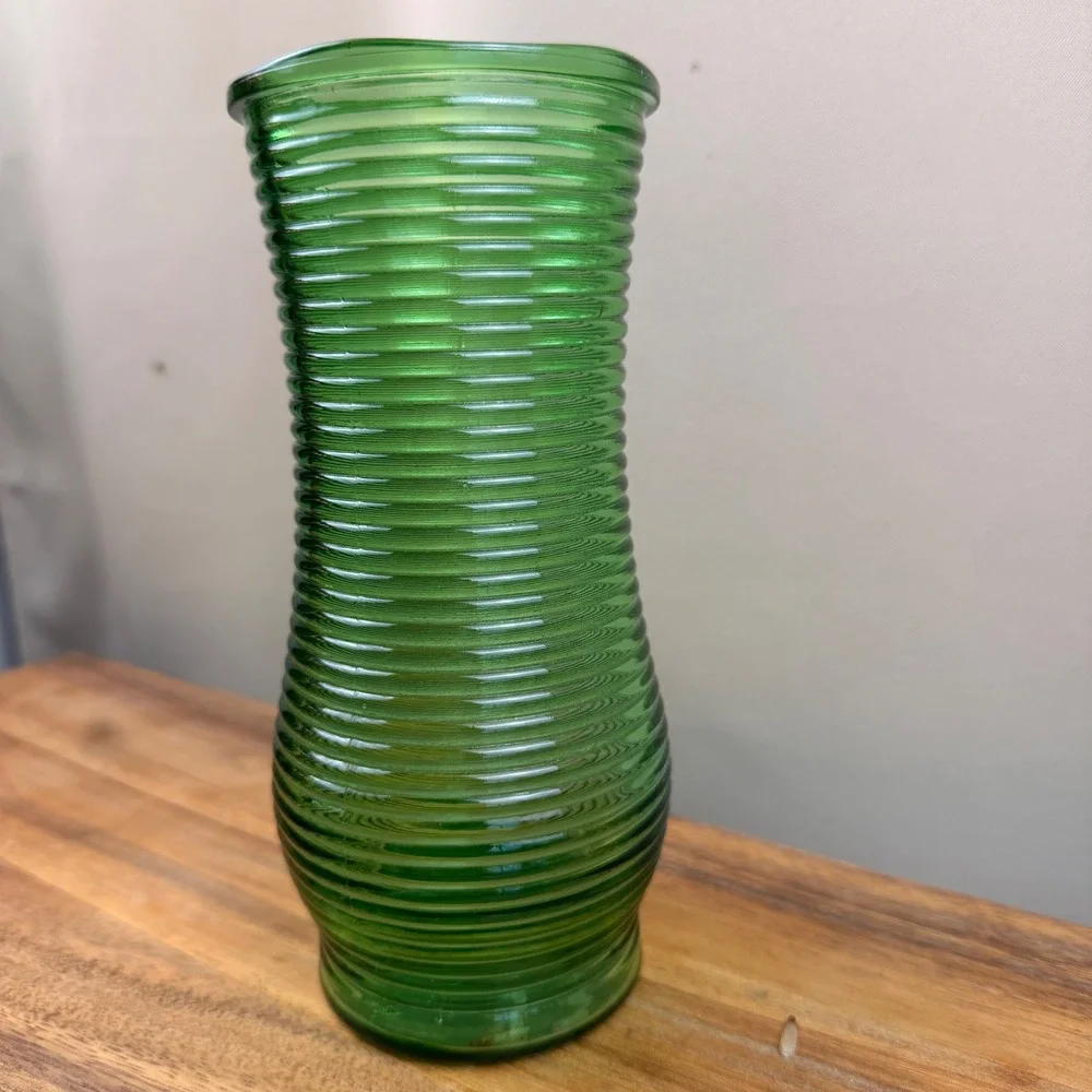 CFG Emerald Green Ribbed Glass Vase Mid Century Modern Style Decorative Floral